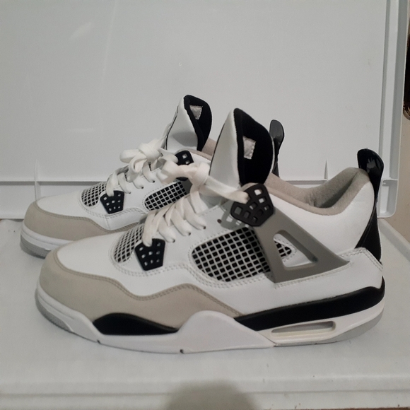 Nike Jordan 4 Retro Military- DH6927-111 - Sz 10 - Picture 3 of 8